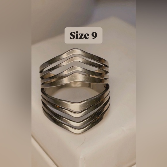 NWT Silver Stainless Steel Ring, Unisex Geometric Laser Cut Pattern Size 9 - Picture 14 of 16